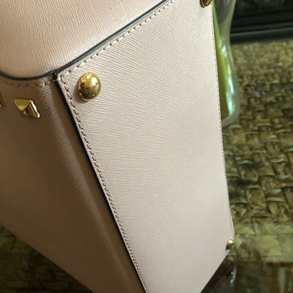 Michael Kors Handbag - Picture 5 of 8